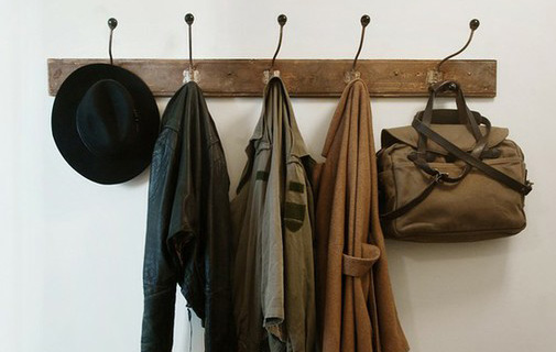 Obsesión invernal: abrigos colgados