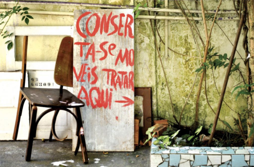 Se arreglan muebles. Tratar aqui.