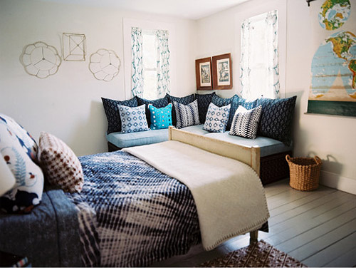 john-robshaw-bedroom-blue-white-natural-lonny