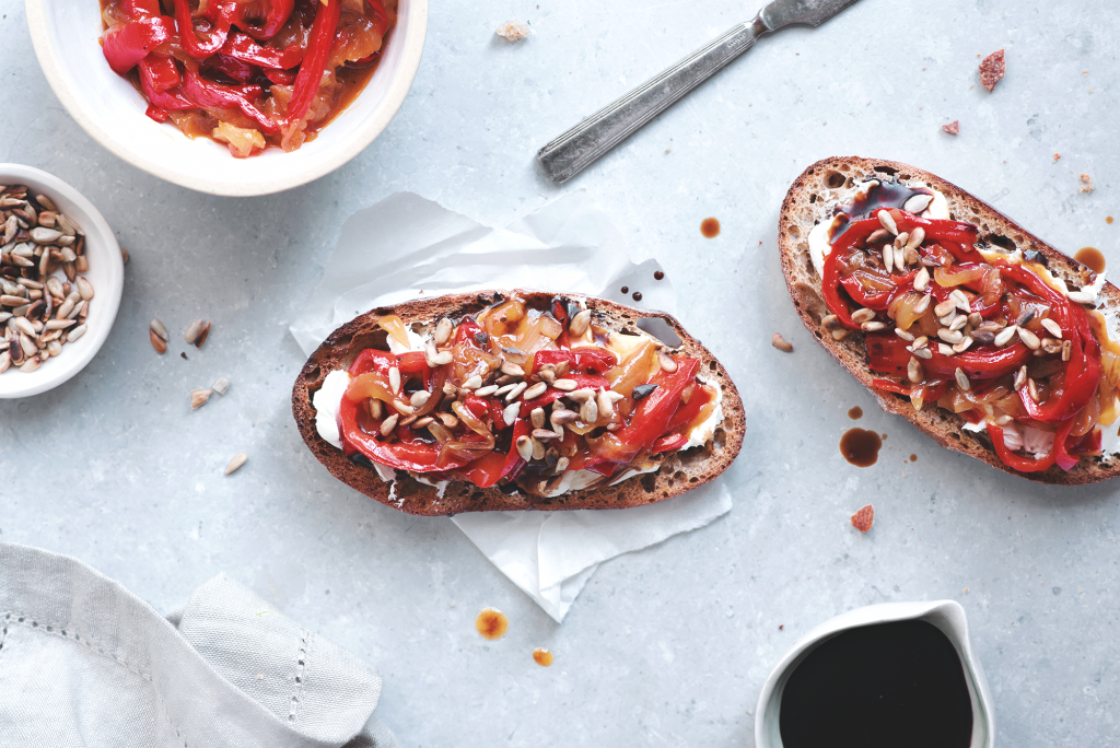 Receta picoteo: Tostadas de pimentones agridulces